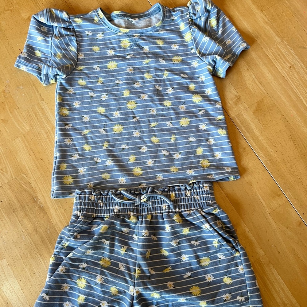 Maurices Kids matching Set with Blue and Yellow Floral Stripes size small